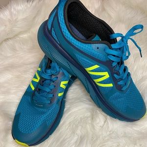 Men’s size 12 WHITIN shoes